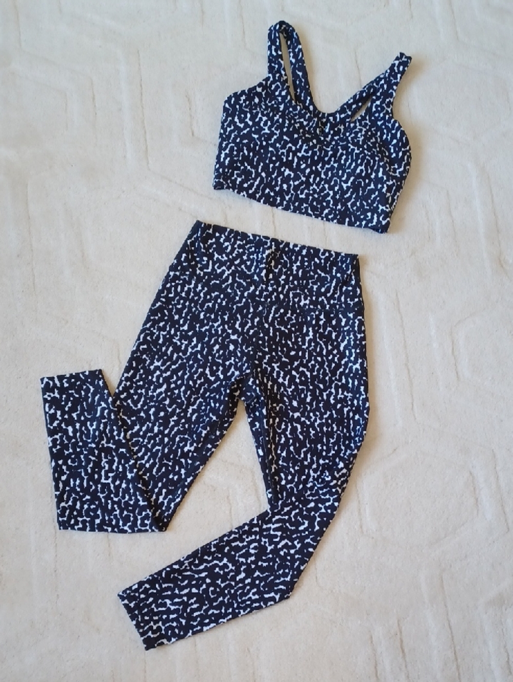 Sage Collective 🖤 Black & White Print Workout Set  WM  Like New